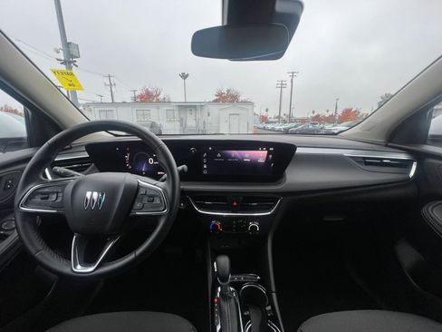 Used 2025 Buick Encore GX Preferred image 33