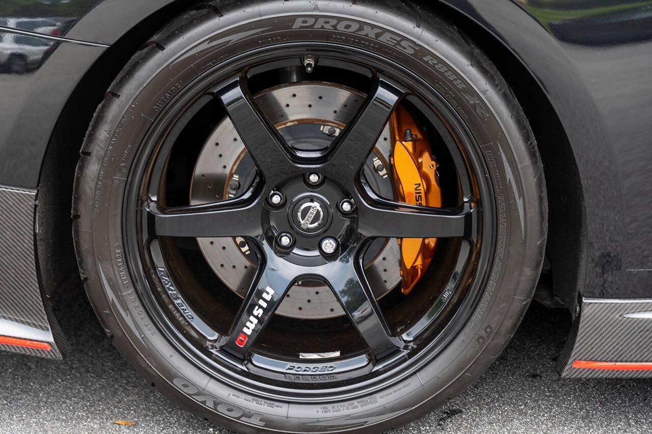Used 2018 Nissan GT-R NISMO AWD/4WD image 19