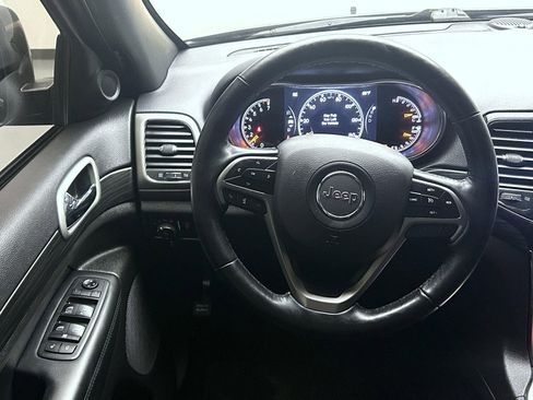 Used 2021 Jeep Grand Cherokee Laredo X image 12