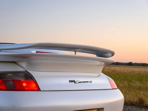 Used 2000 Porsche 911 Carrera 4 AWD/4WD image 95