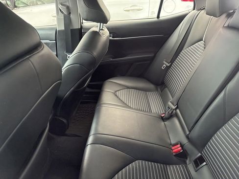 Used 2023 Toyota Camry SE image 4