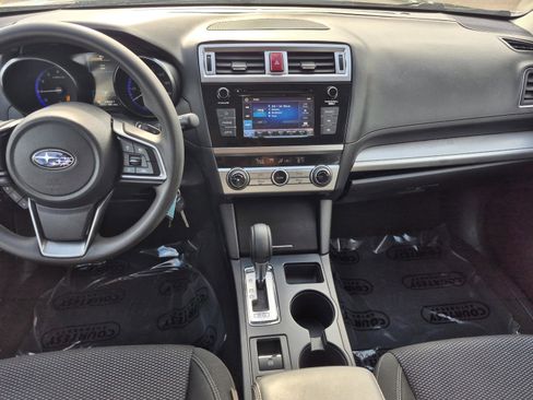 Used 2019 Subaru Outback 2.5i AWD/4WD image 12