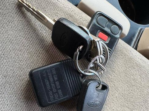 Used 2001 Ford F150 XLT image 93