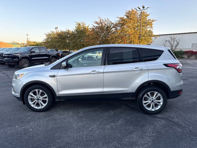 Used 2017 Ford Escape SE FWD image 6