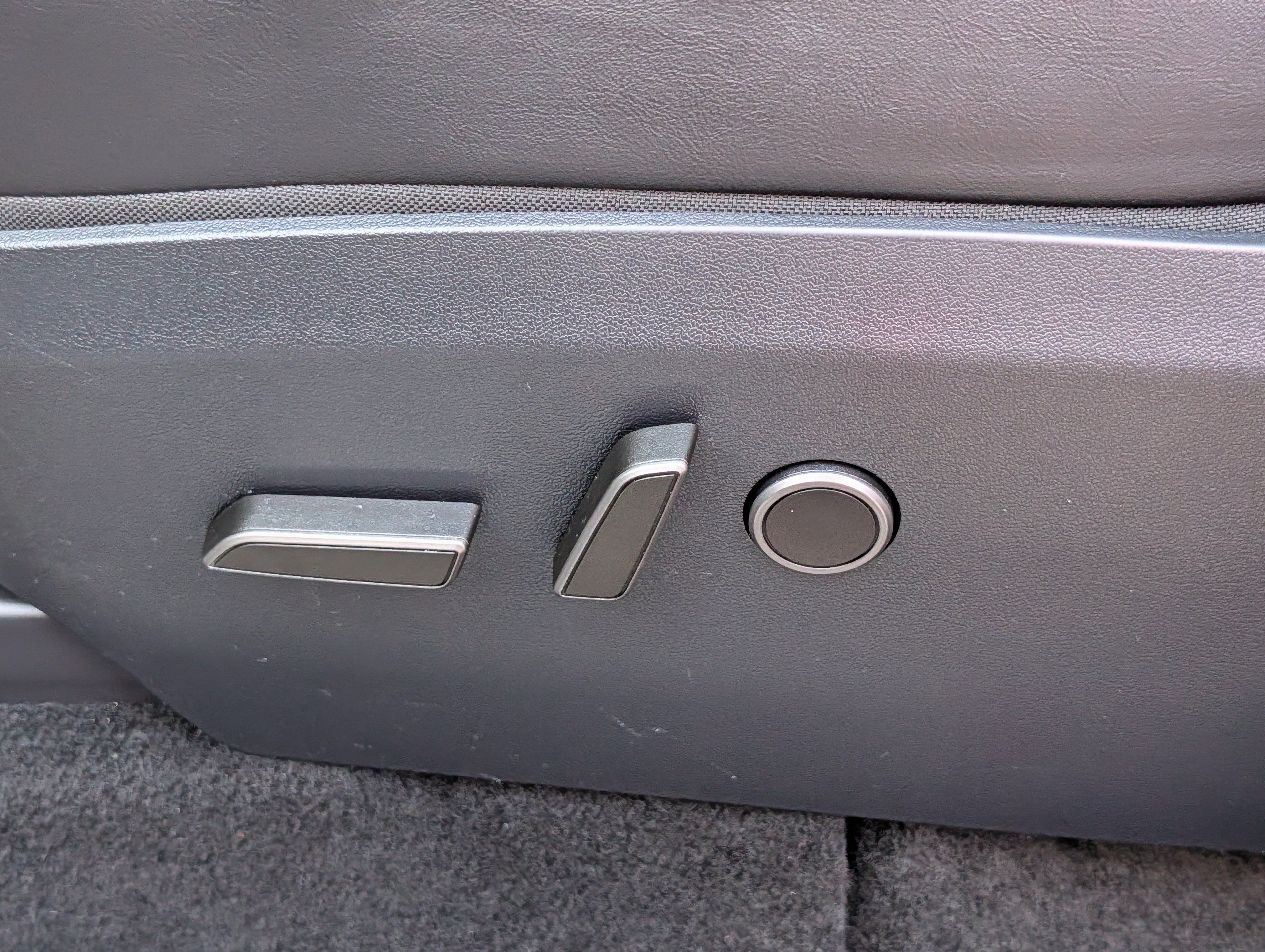 Used 2024 Tesla Model Y Long Range AWD/4WD image 20
