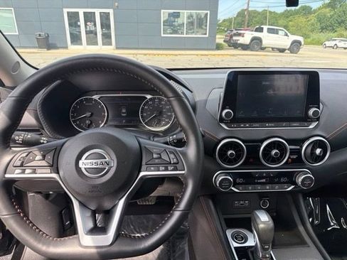Used 2023 Nissan Sentra SR w/ SR Premium Package FWD image 12