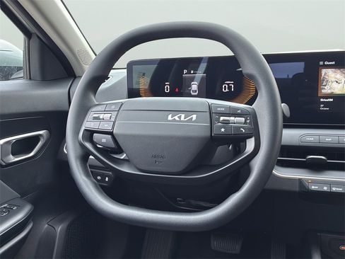 New 2025 Kia K4 LXS image 16
