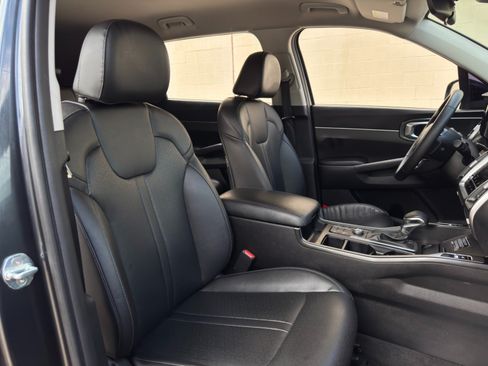 Used 2023 Kia Sorento S FWD image 35