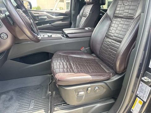 Used 2023 Cadillac Escalade ESV Sport Platinum AWD/4WD image 21