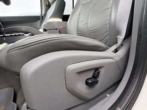 Used 2006 Jeep Commander 4WD image 4