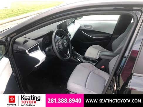 Used 2025 Toyota Corolla SE FWD image 2