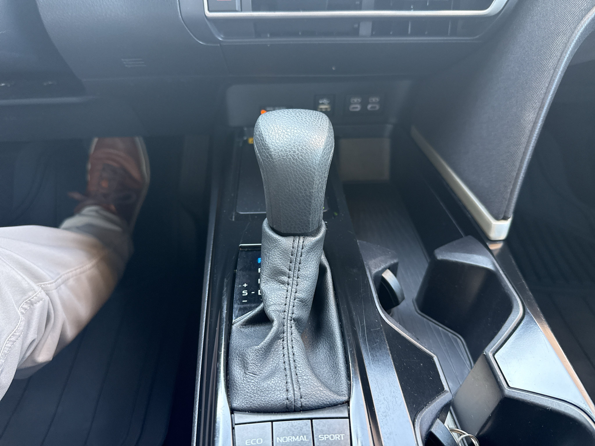 Used 2025 Toyota Camry LE FWD image 21