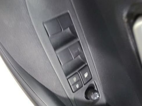 Used 2021 Toyota Corolla LE FWD image 20