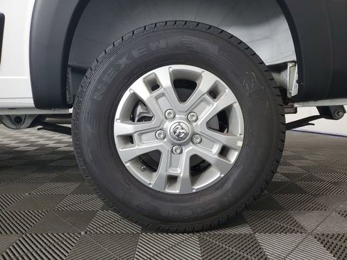 Used 2024 RAM ProMaster 2500 w/ Quick Order Package 22G SLT image 29