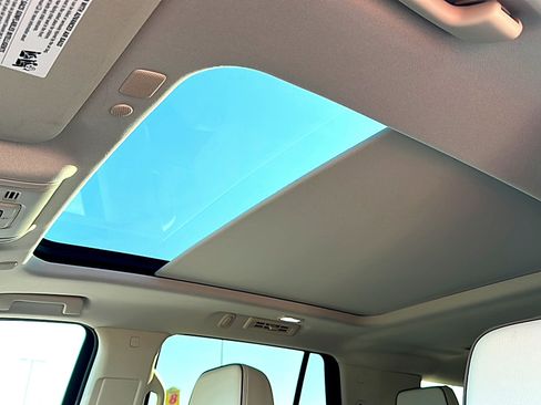 Used 2024 GMC Yukon Denali RWD image 16
