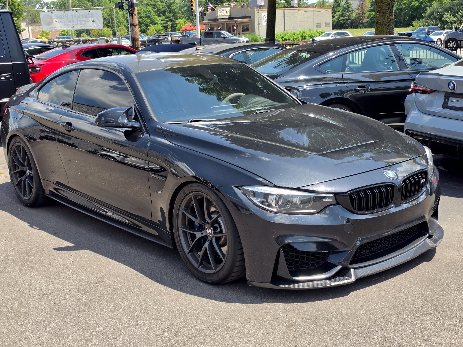 Used 2019 BMW M4 CS RWD image 1