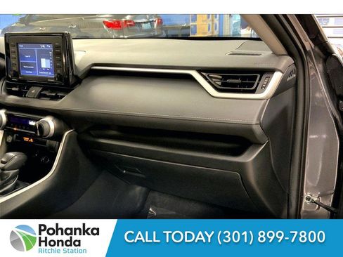 Used 2021 Toyota RAV4 LE image 17