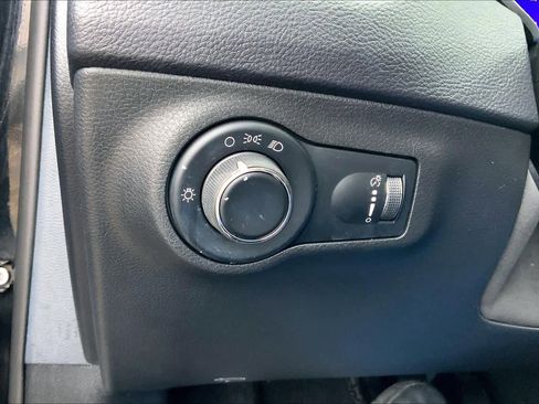 Used 2017 Jeep Compass Sport image 32