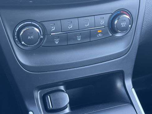 Used 2016 Nissan Sentra SV image 24