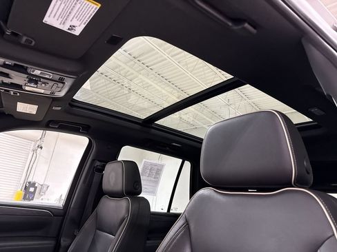 Used 2023 GMC Yukon SLT w/ SLT Premium Package AWD/4WD image 20