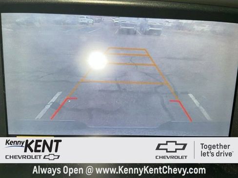 Used 2020 Chevrolet Colorado LT image 2