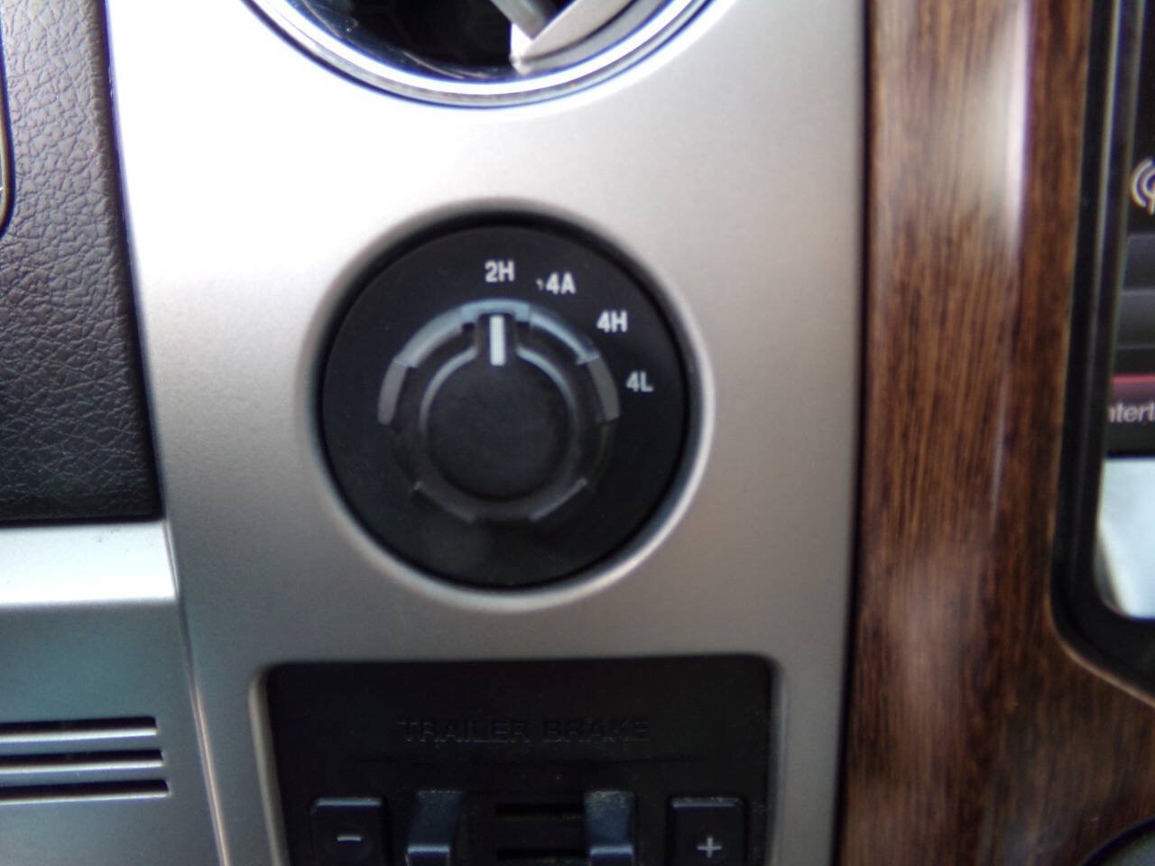 Used 2013 Ford F150 Lariat w/ Luxury Equipment Group AWD/4WD image 19