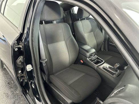 Used 2023 Dodge Charger SXT image 31