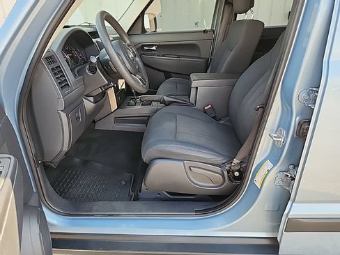 Used 2012 Jeep Liberty Sport w/ Trailer Tow Class III Group AWD/4WD image 27