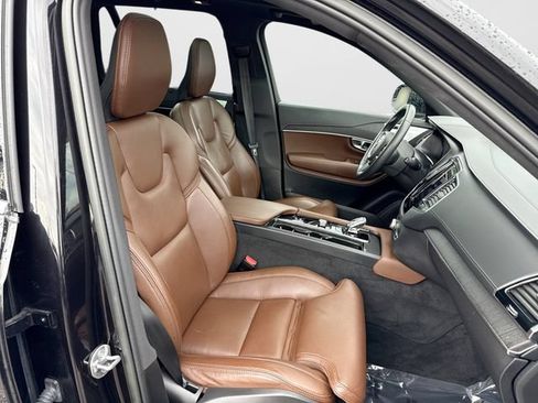 Certified 2023 Volvo XC90 B6 Ultimate w/ Protection Package AWD/4WD image 30