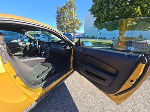 Used 2010 Ford Mustang GT image 10