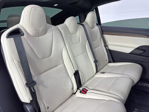 Used 2023 Tesla Model X Standard Range image 42