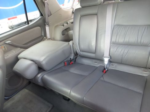 Used 2001 Toyota Sequoia SR5 image 82
