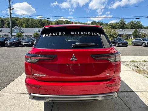 Used 2025 Mitsubishi Outlander SE AWD/4WD image 9