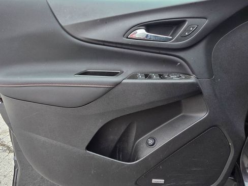 Used 2022 Chevrolet Equinox RS w/ RS Leather Package image 8