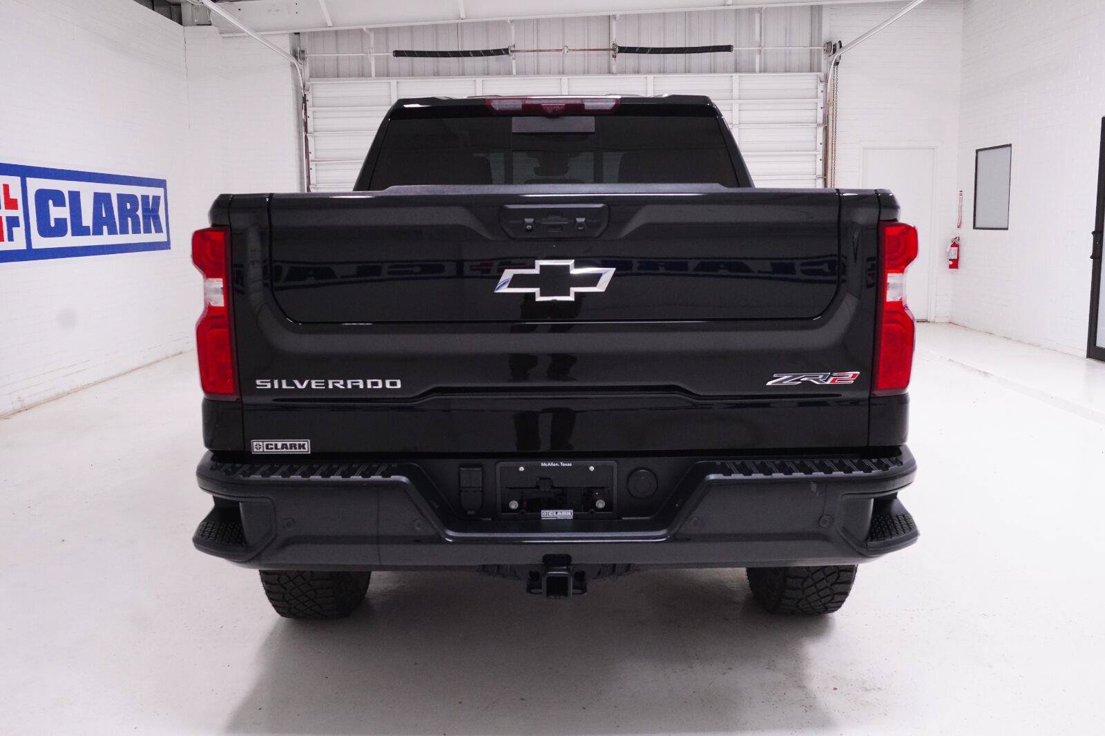 Used 2025 Chevrolet Silverado 1500 ZR2 w/ Technology Package AWD/4WD image 34