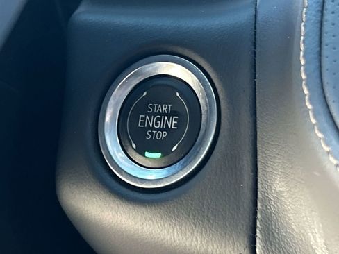 Used 2024 GMC Yukon AT4 w/ Technology Package AWD/4WD image 17