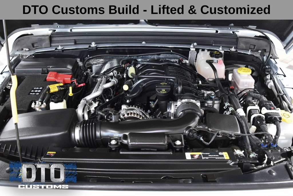 Used 2024 Jeep Wrangler Unlimited Sahara w/ Technology Group AWD/4WD image 27