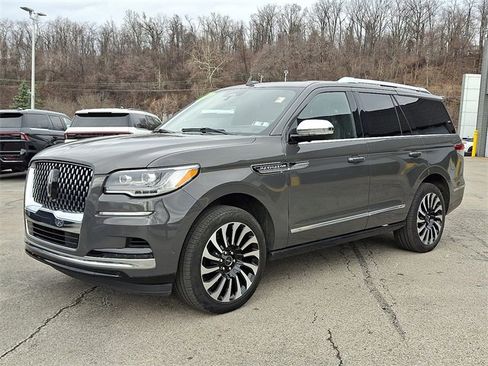 Used 2022 Lincoln Navigator Black Label image 3