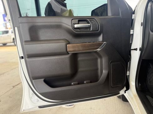 Used 2020 Chevrolet Silverado 1500 LT image 14