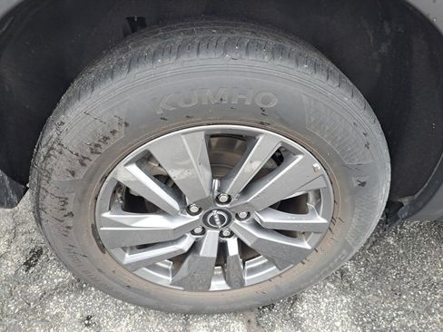 Used 2025 Nissan Pathfinder SV FWD image 22