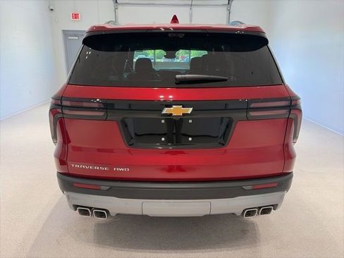 New 2026 Chevrolet Traverse LT w/ Driver Confidence Package AWD/4WD image 5