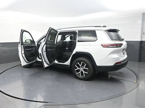 Used 2023 Jeep Grand Cherokee L Limited w/ Trailer Tow Group (B) AWD/4WD image 35