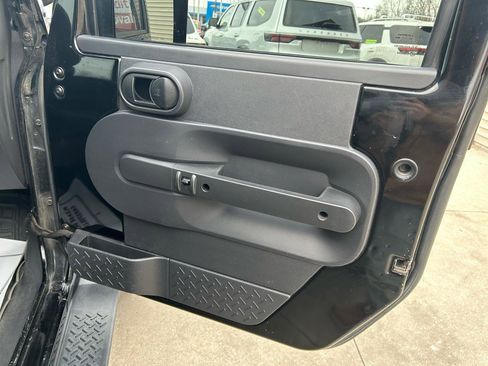 Used 2008 Jeep Wrangler Unlimited Sahara image 16