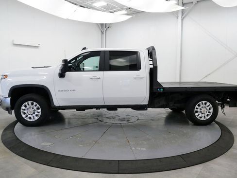 Used 2022 Chevrolet Silverado 2500 LT w/ Convenience Package AWD/4WD image 4