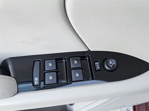 Used 2016 Cadillac XTS Luxury w/ Driver Awareness Package image 11