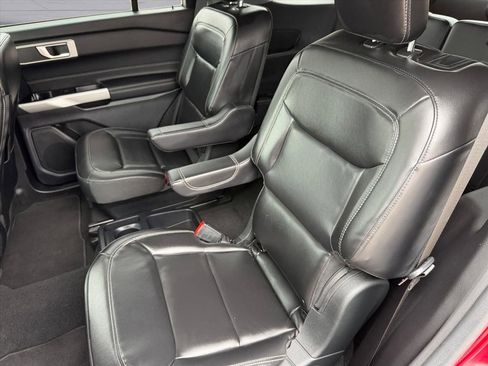 Used 2021 Ford Explorer XLT w/ Equipment Group 202A image 17