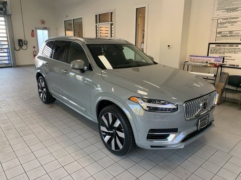 Certified 2024 Volvo XC90 T8 Plus w/ Protection Package Premier image 3