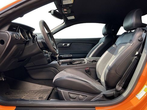 Used 2019 Ford Mustang Shelby GT350 w/ Technology Package image 8