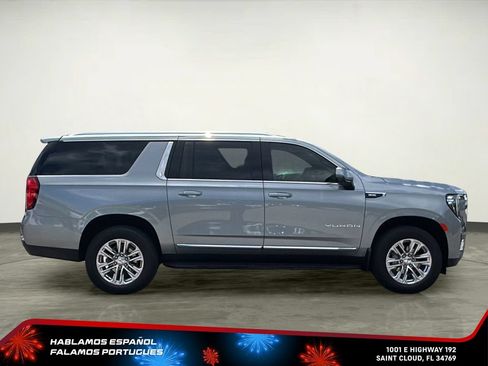 Certified 2024 GMC Yukon XL SLT w/ SLT Luxury Package AWD/4WD image 7