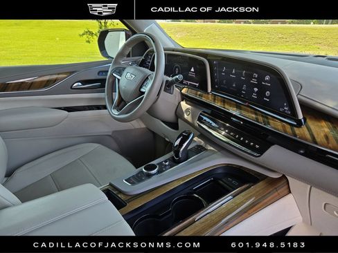 Certified 2022 Cadillac Escalade Premium Luxury Platinum AWD/4WD image 23